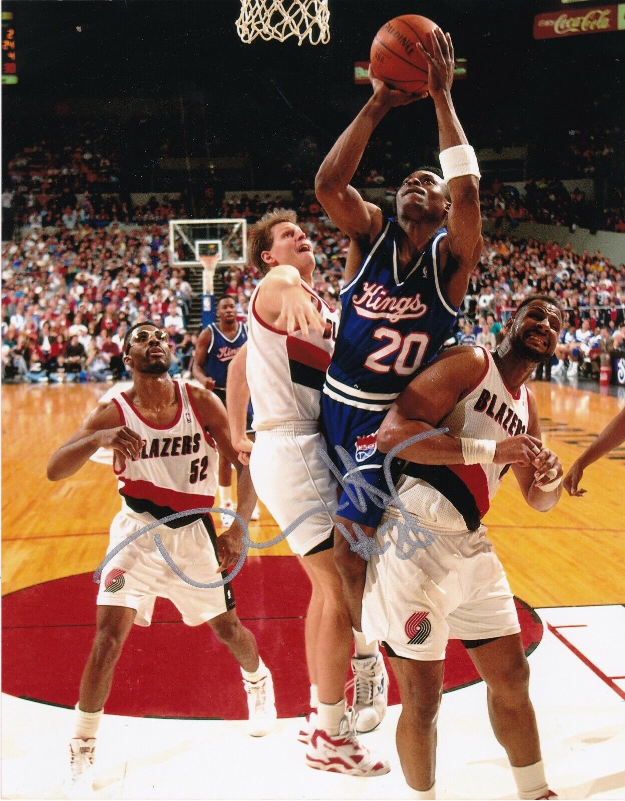 DENNIS HOPSON SACRAMENTO KINGS ACTION SIGNED 8x10