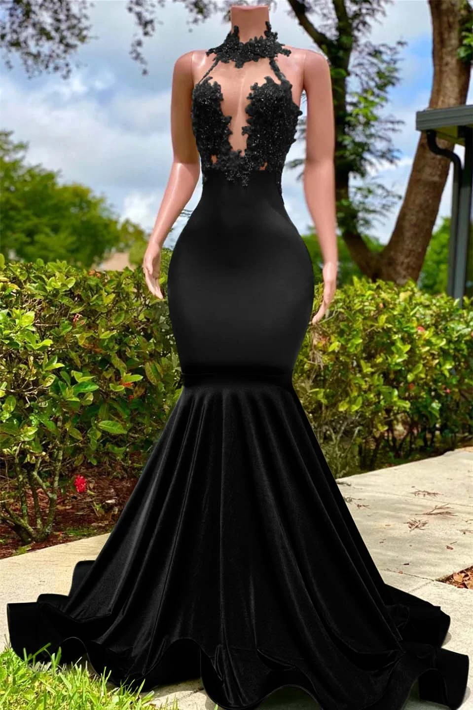 Green Halter  Prom Dress Open Back Mermaid Sleeveless Sexy Appliques YL0111