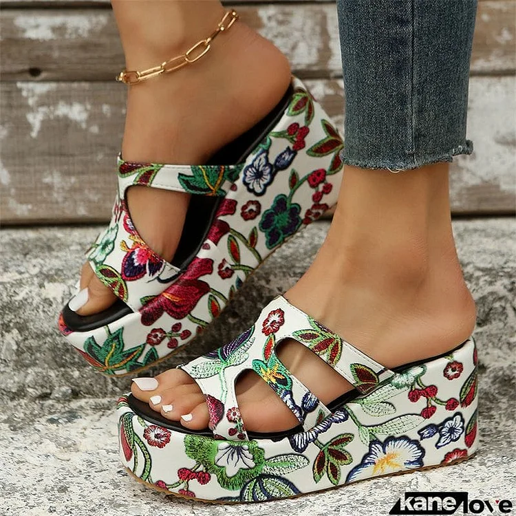 Floral Embroidery Wedge Heel Fashion Slippers for Lady