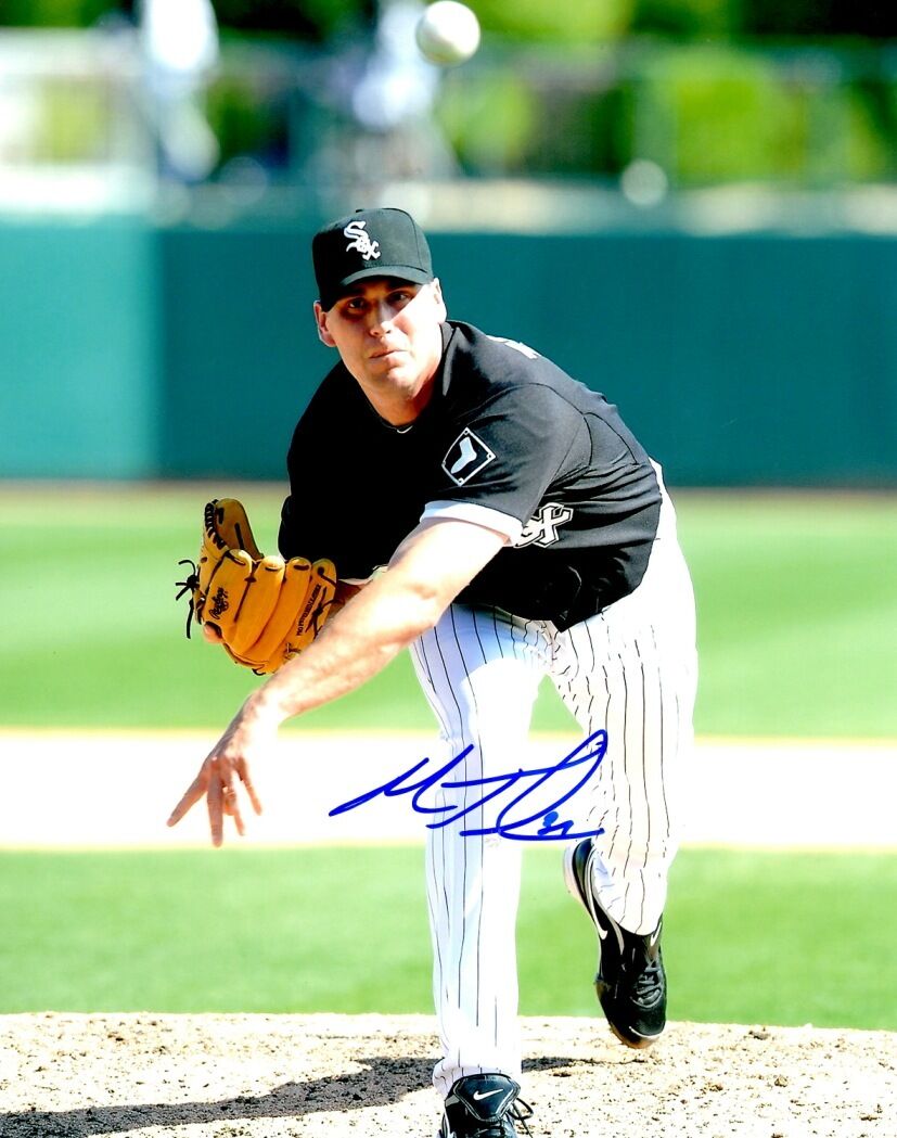 Signed 8x10 MATT THORNTON Chicago White Sox Autographed Photo Poster painting - COA