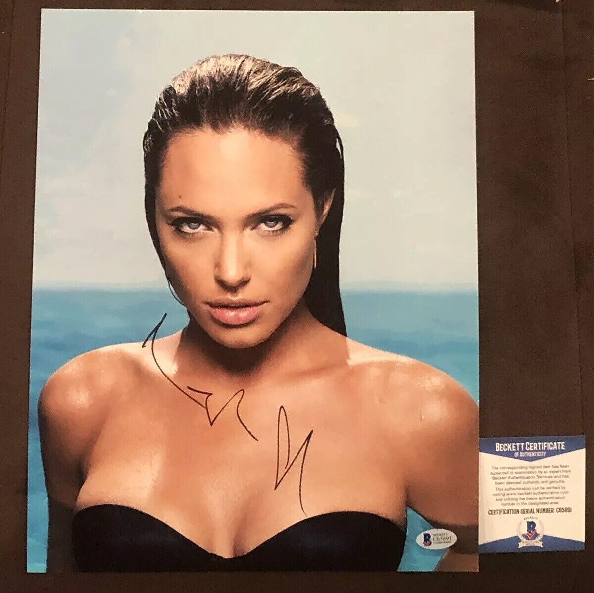 ANGELINA JOLIE SIGNED Sexy 11X14 Photo Poster painting AUTHENTIC AUTOGRAPH BECKETT BAS COA