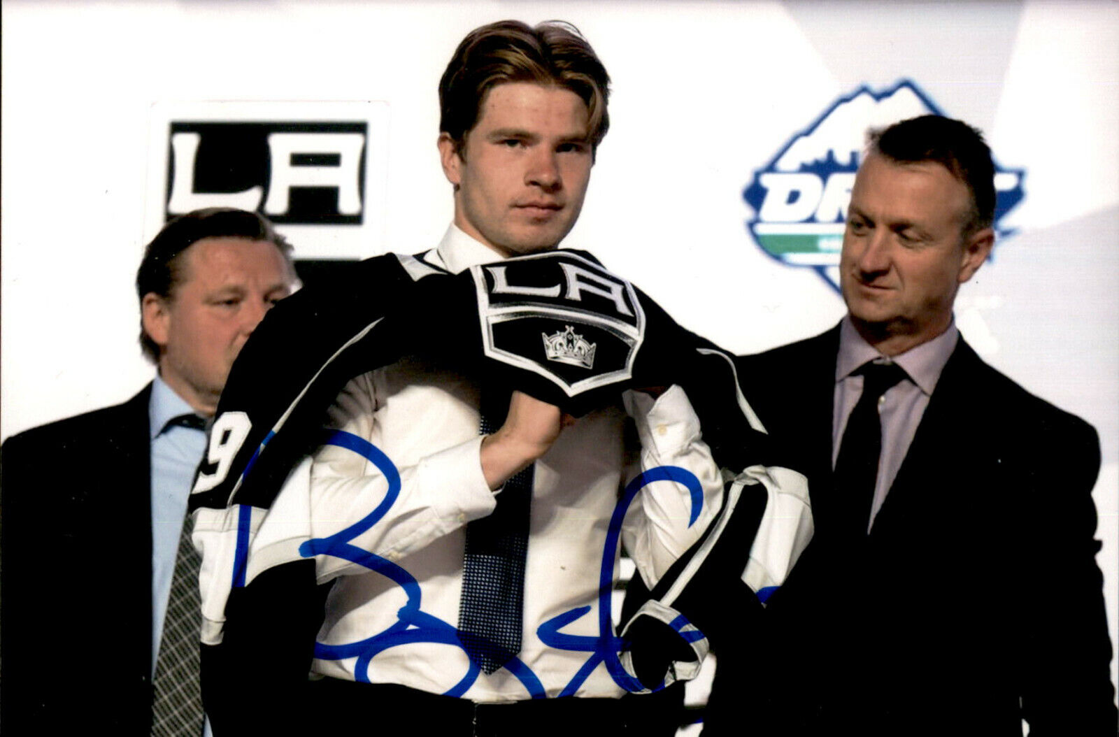 Tobias Bjornfot SIGNED 4x6 Photo Poster painting TEAM SWEDEN / LOS ANGELES KINGS #3