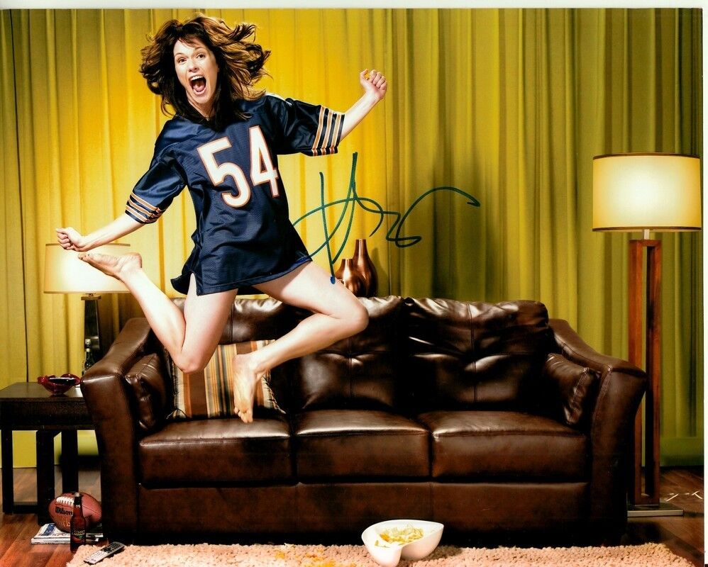 KATIE ASELTON hand-signed THE LEAGUE 8x10 uacc rd coa FUNNY BAREFOOT CLOSEUP