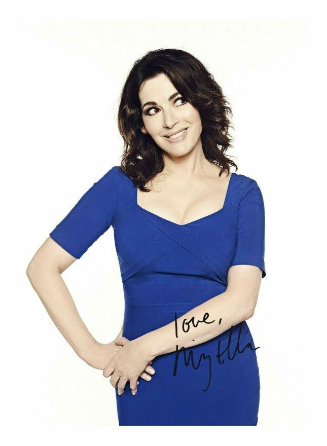 NIGELLA LAWSON AUTOGRAPH SIGNED PP Photo Poster painting POSTER