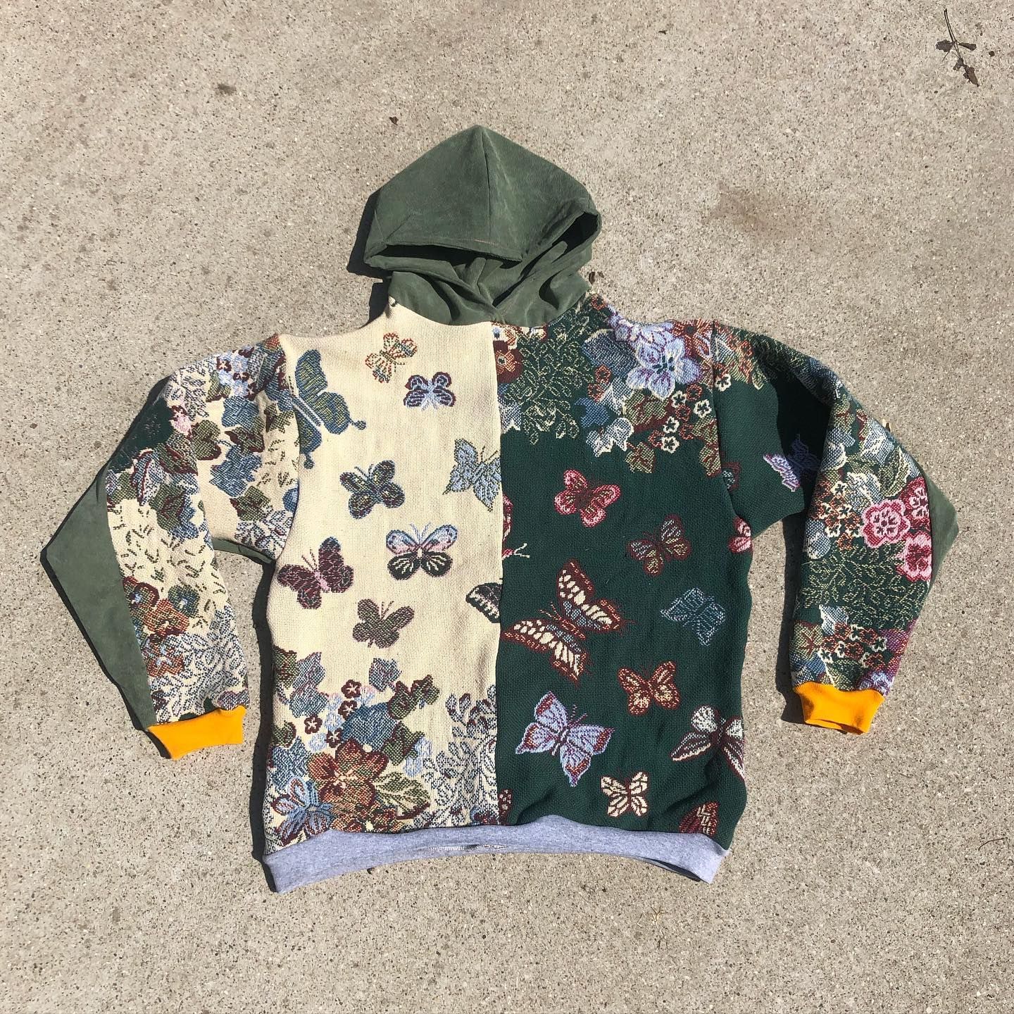Retro Colorblock Butterfly Print Tapestry Knit Hooded Sweater