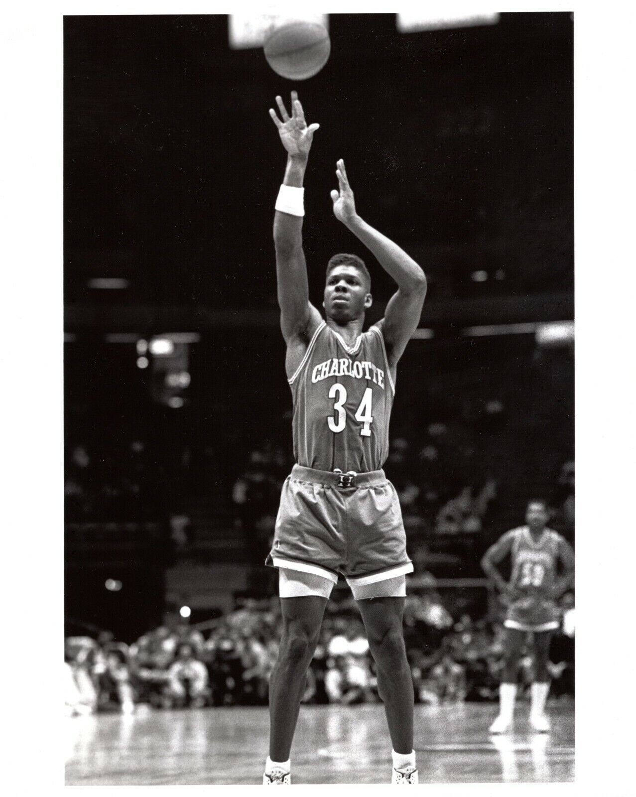 J. R. REID Charlotte Hornets Basketball NBA 8x10 Promo Press News Photo Poster painting 1991