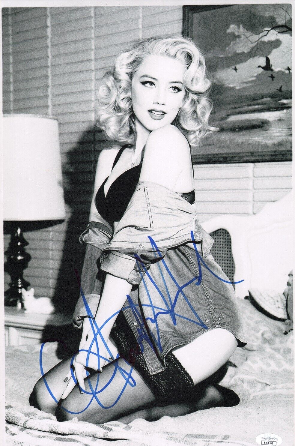 ~ AMBER HEARD Authentic Hand-Signed SEXY ~ GUESS