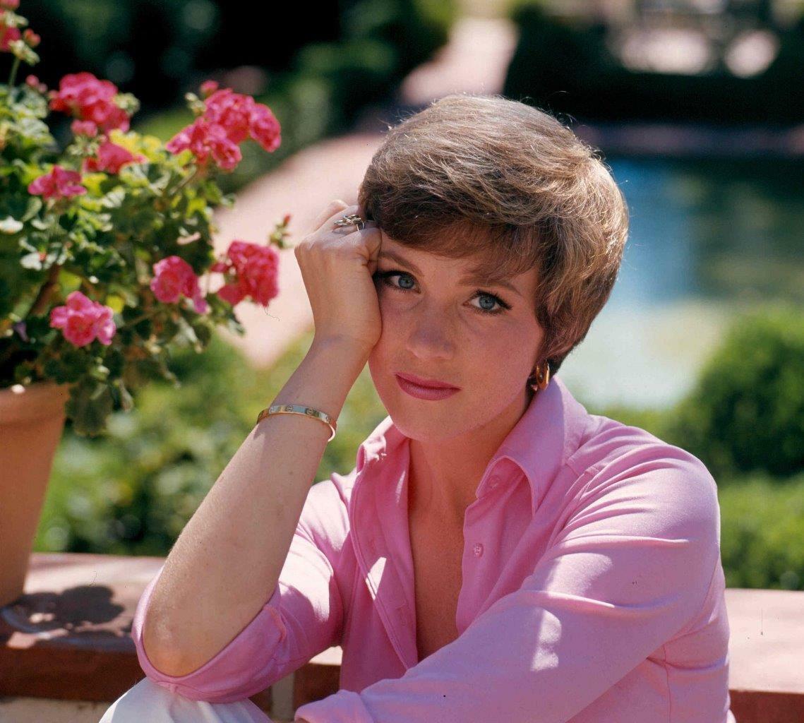 Julie Andrews 8x10 Picture Simply Stunning Photo Poster painting Gorgeous Celebrity #8