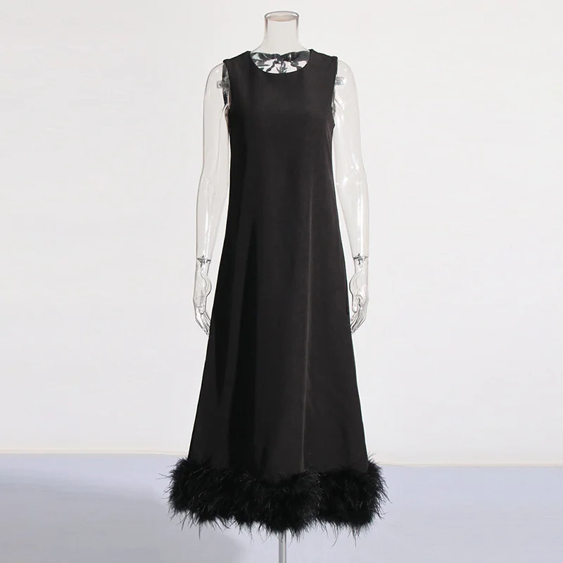 Brownm Spring 2025 New Fashion Temperament Round Neckless Loose Loose Solid Color Feather Splicing Design Long Dress