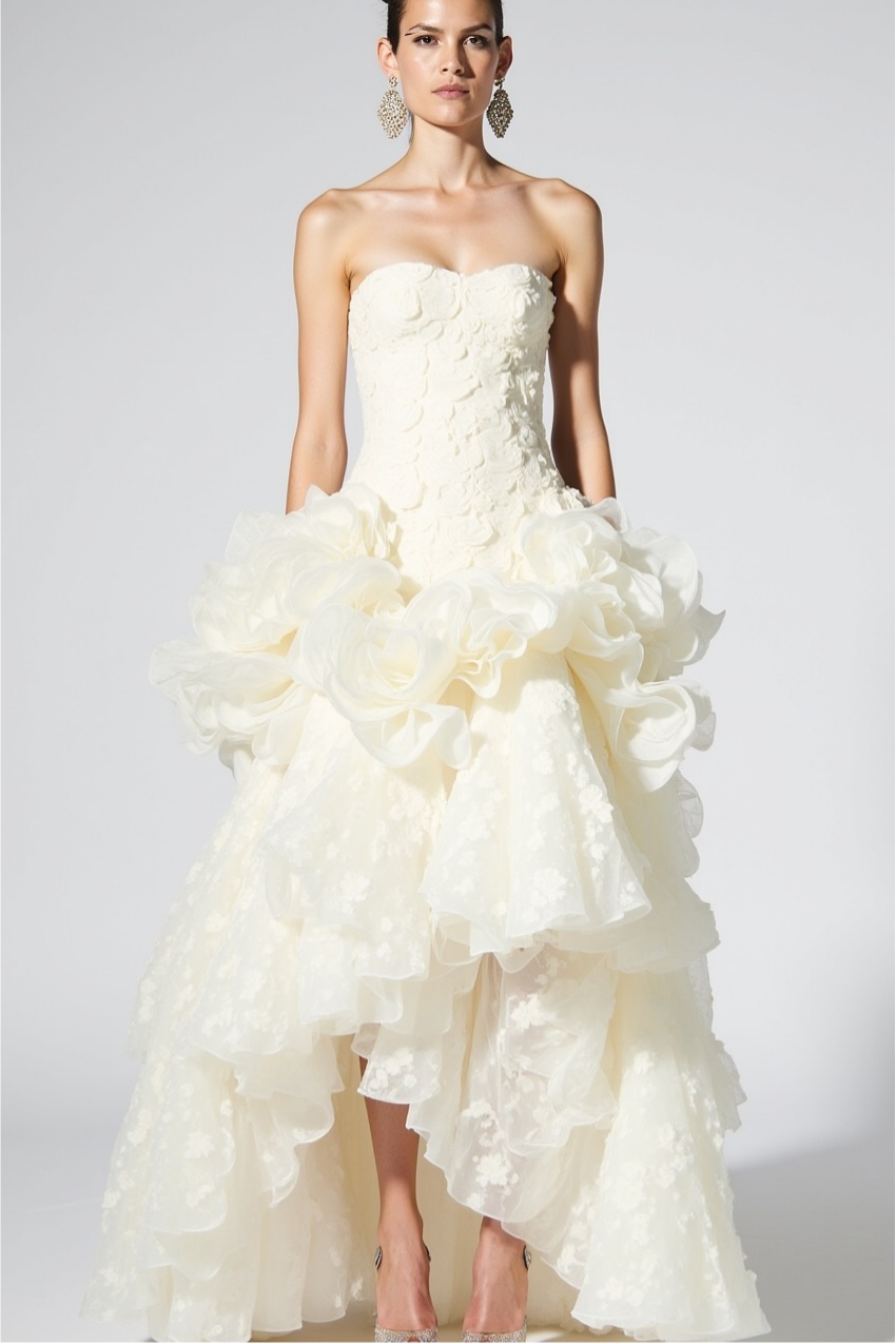 Lussooy Glamorous Ivory Strapless Sleeveless Prom Dress with 3D Floral 