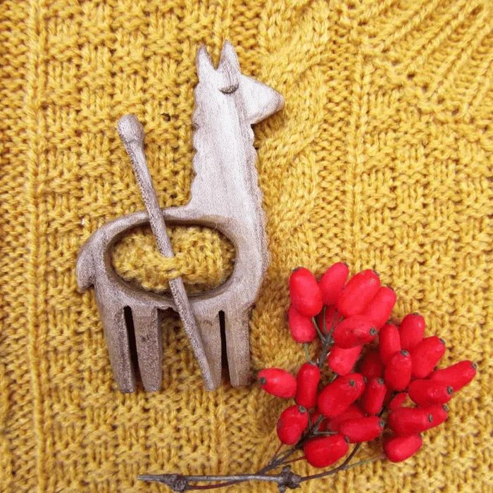 🔥LAST DAY 70% OFF🔥Brooch pin with wooden animal pattern (sweater clip)