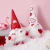 Gioiacombo&trade; Regalo di San Valentino🎁 Decorazioni per bambole senza volto con amore seduto Decorazioni per finestre per bambole di San Valentino
