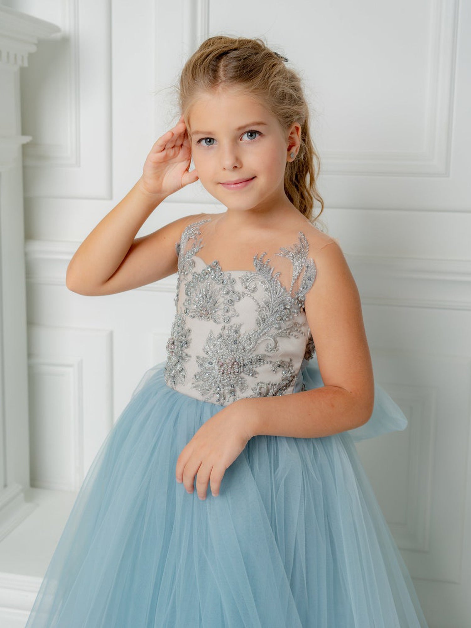 Daisda Cute A-line Boho Flower Girl Dresses Tulle with Bow Sequins