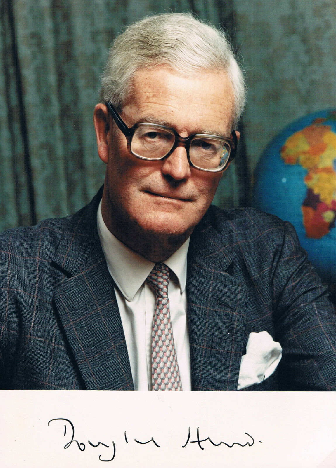 United Kingdom/Northern Ireland Douglas Hurd 1930- autograph signed Photo Poster painting 6x8