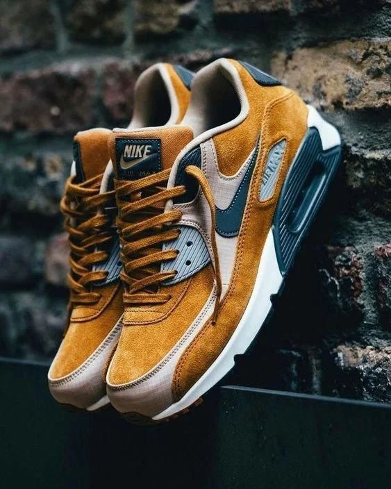NIKE