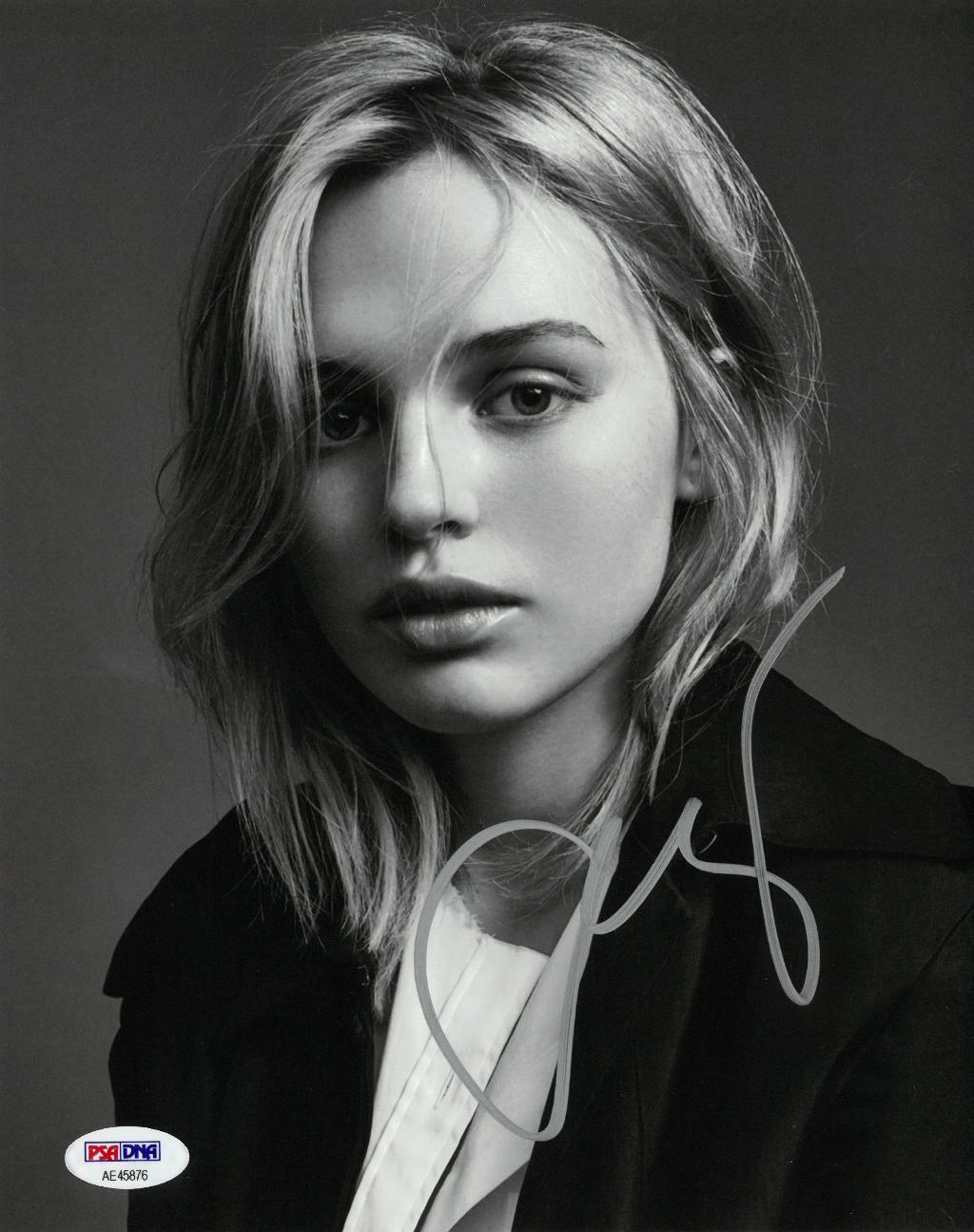 Odessa Young Signed Authentic Autographed 8x10 B/W Photo Poster painting PSA/DNA #AE45876