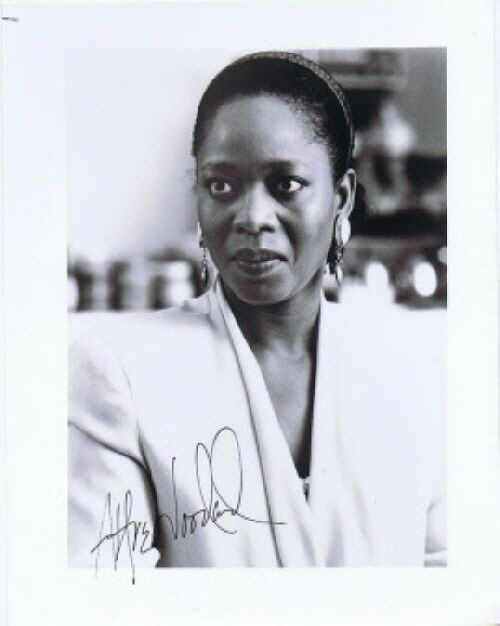 Auth.Autograph Alfre Woodard