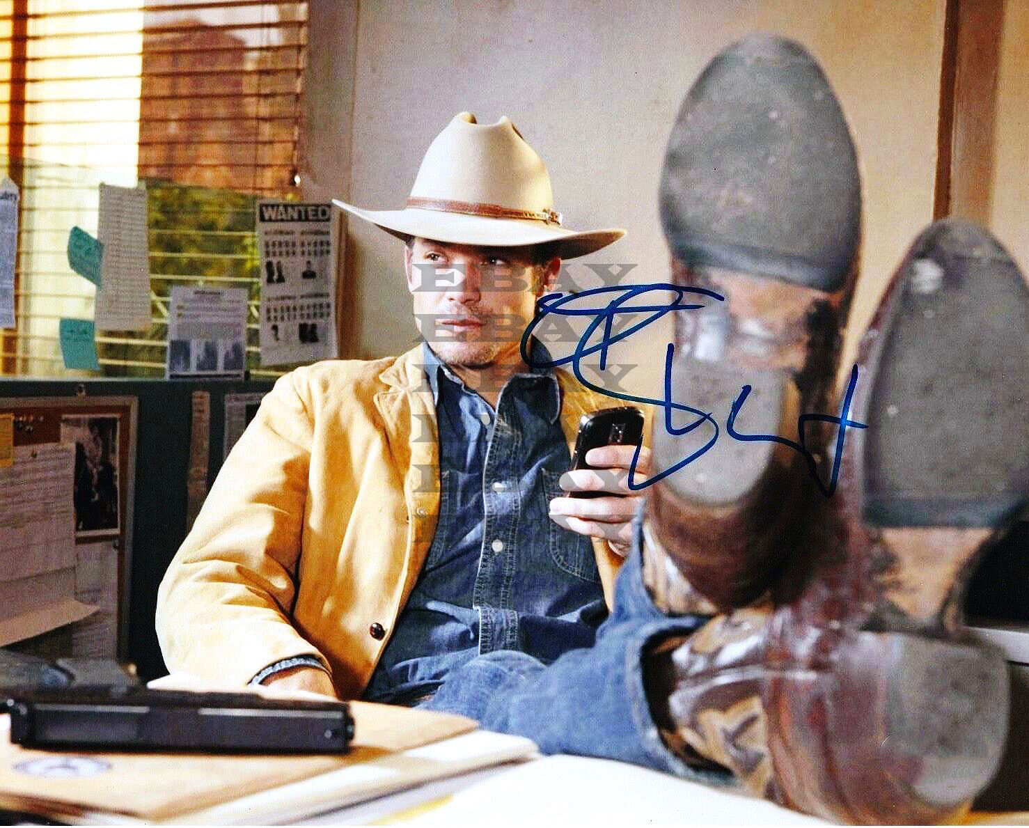 TIMOTHY OLYPHANT Autographed Signed 8x10 Photo Poster painting Rep