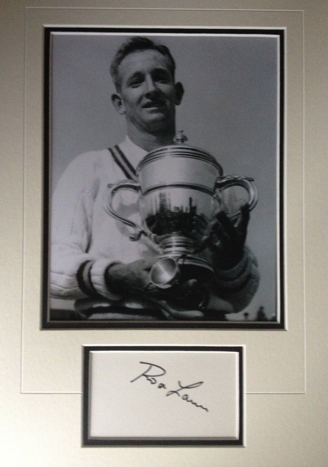 ROD LAVER - AUSTRALIAN TENNIS LEGEND - EXCELLENT SIGNED Photo Poster painting DISPLAY