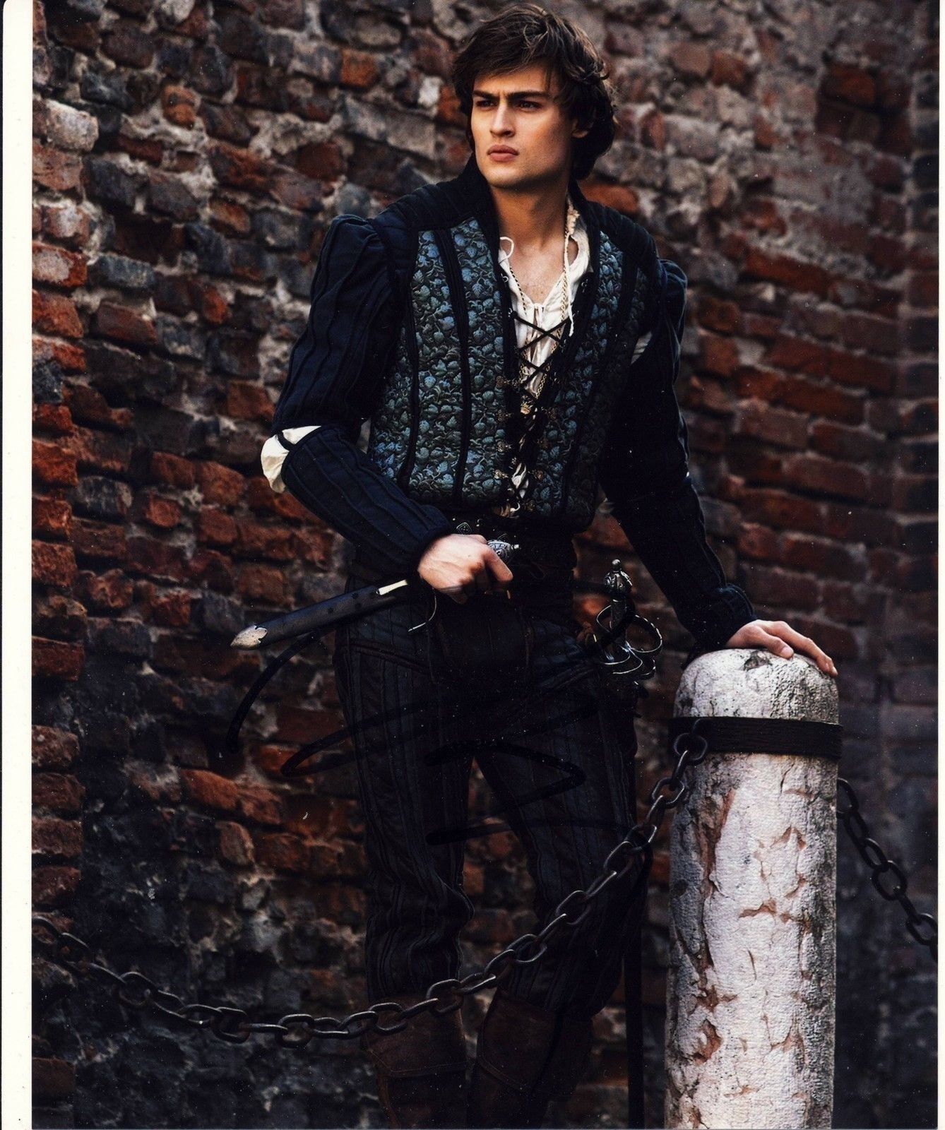 Douglas Booth Autograph Signed 10x8 Photo Poster painting AFTAL [3939]