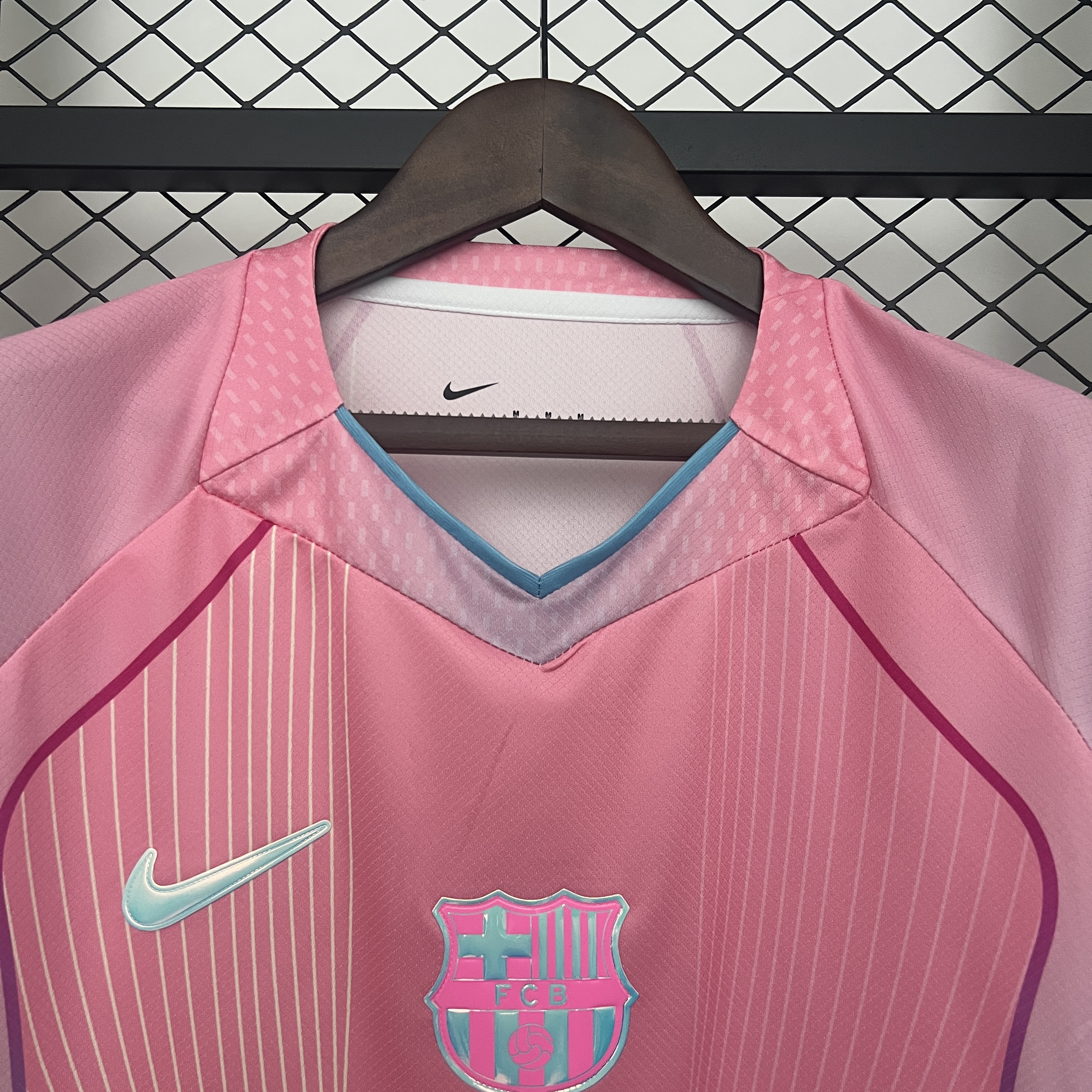 25/26 Barcelona Pink Football shirt Thai Quality
