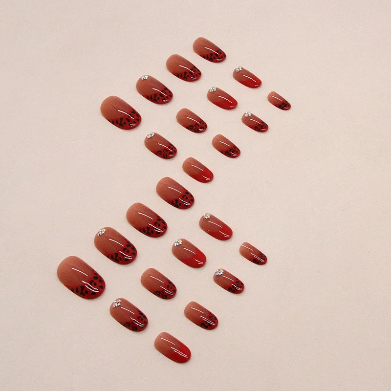 Churchf Churchf And Charming Red Round Head Leopard Print French Nail Simple Broken Diamond Wearable Beauty Nail Ins Wind Nail