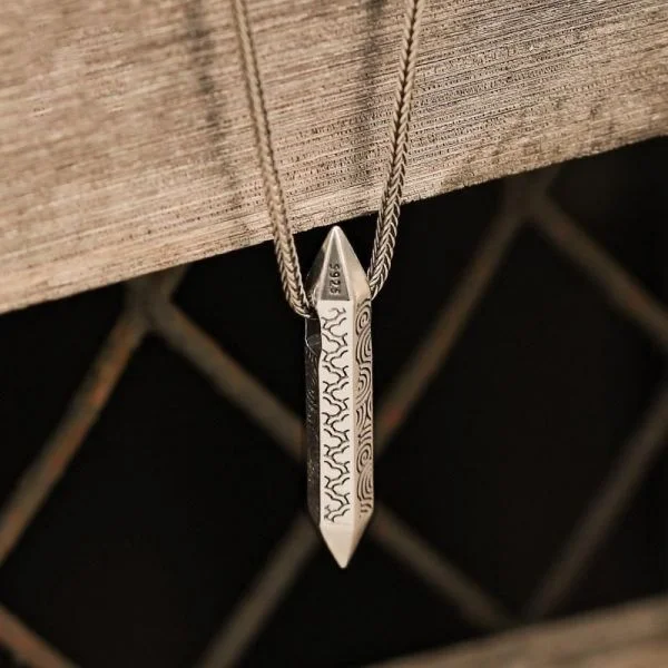 Sterling Silver Tapered Auspicious Cloud Pattern Pendant Necklace