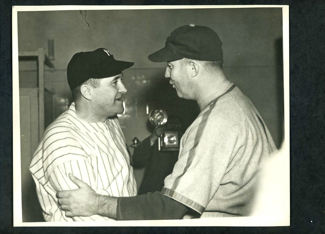 Joe McCarthy and Gabby Hartnett 1938 World Series Press Photo Poster painting NY Yankees vs Cubs