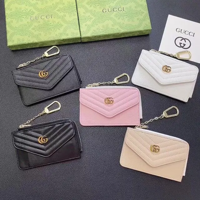 Gucci Elegant Leather GG Multi-Slot Wallet Card Holder
