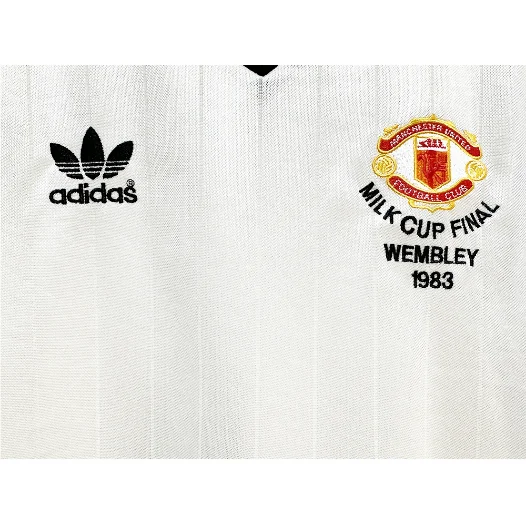 Retro 1983 Manchester United Long Sleeve MILK CUP FINAL Football T-Shirt Thai Quality