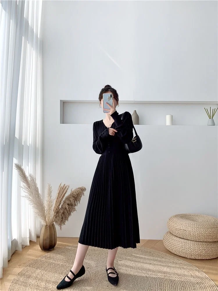 Elegant Solid Color V-Neck  Long Sleeve Knitted Dress 