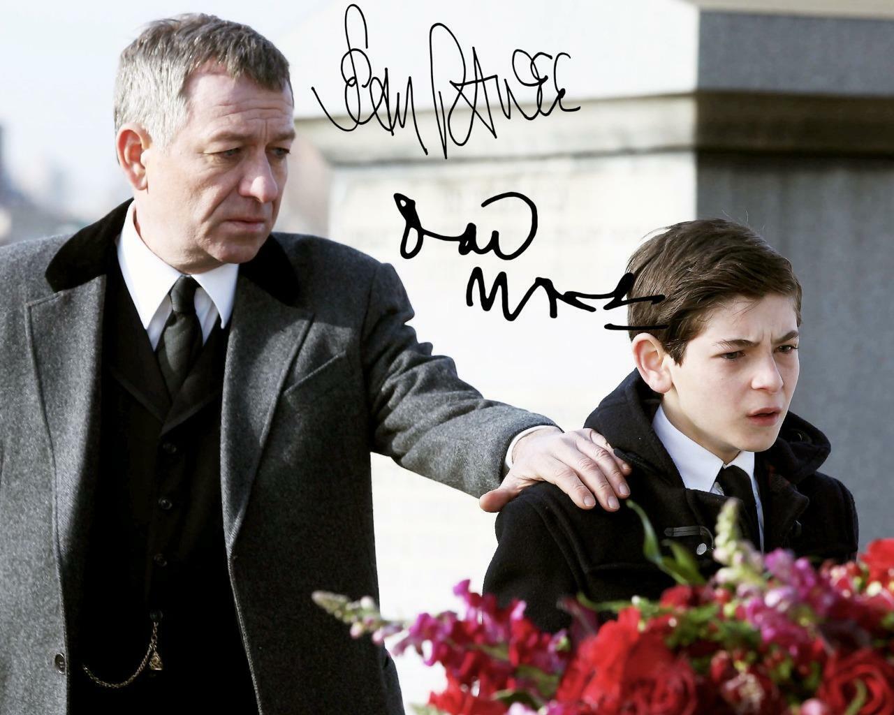 Gotham David Mazouz & Sean Pertwee SIGNED AUTOGRPHED 10 X 8