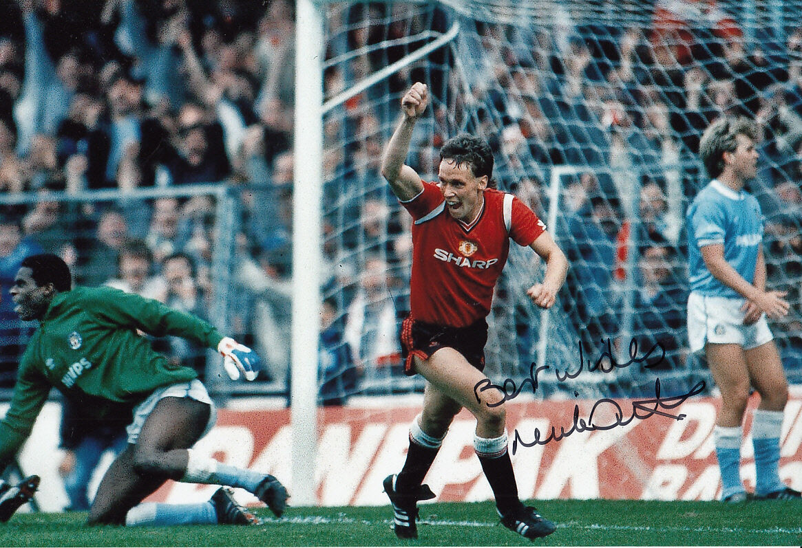 Manchester United Hand Signed Mike Duxbury Photo Poster painting 12x8 6.