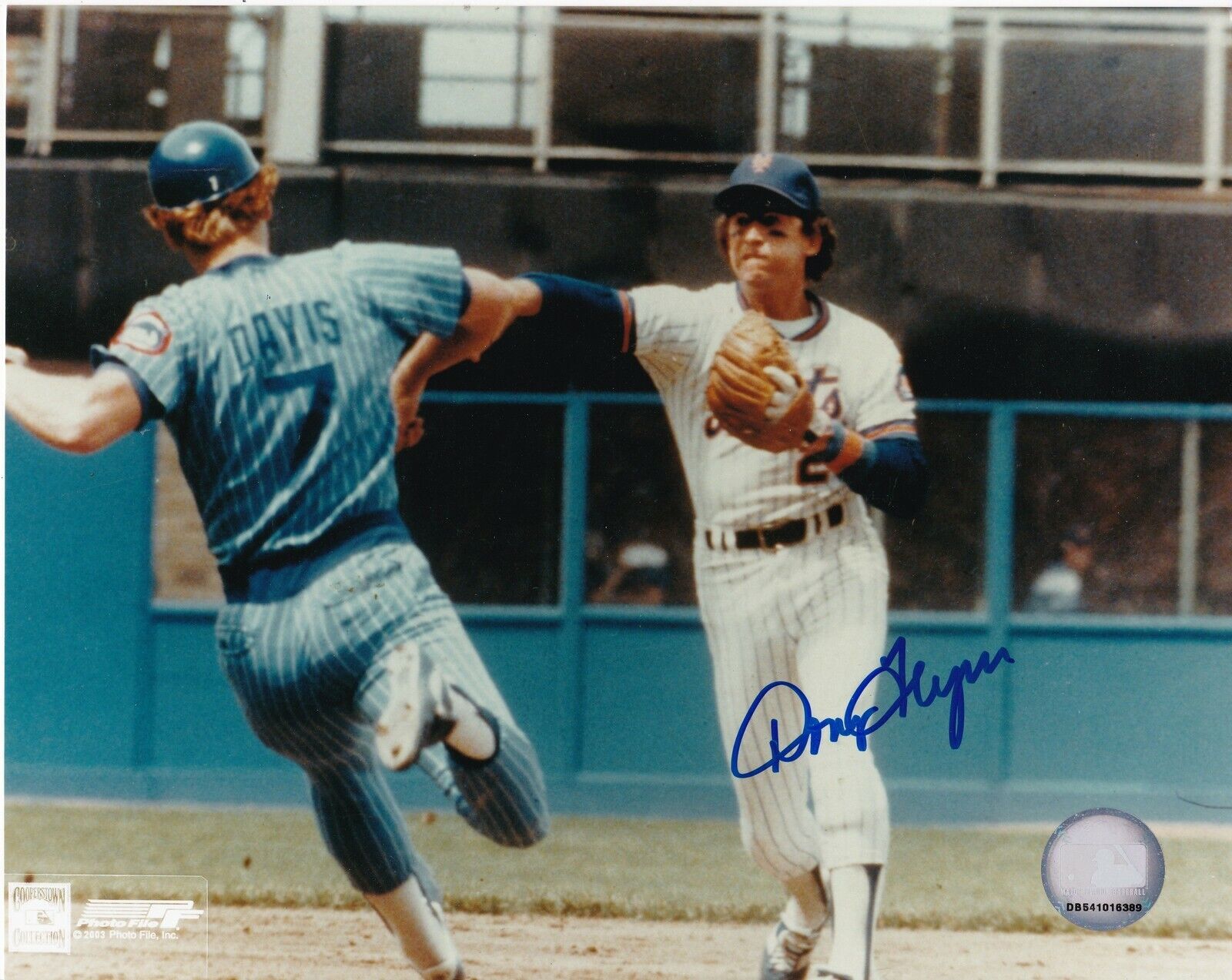 DOUG FLYNN NEW YORK METS ACTION SIGNED 8x10