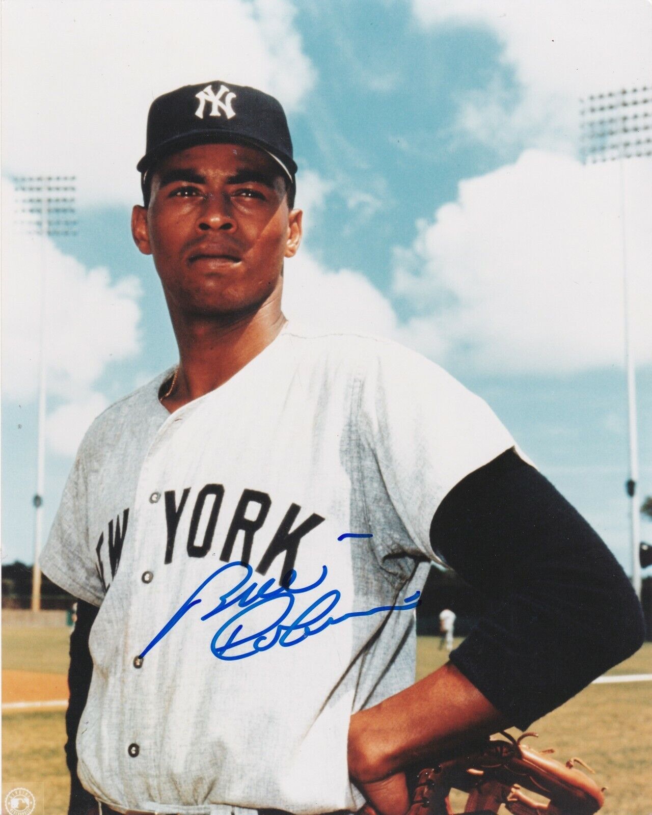 BILL ROBINSON NEW YORK YANKEES ACTION SIGNED 8x10