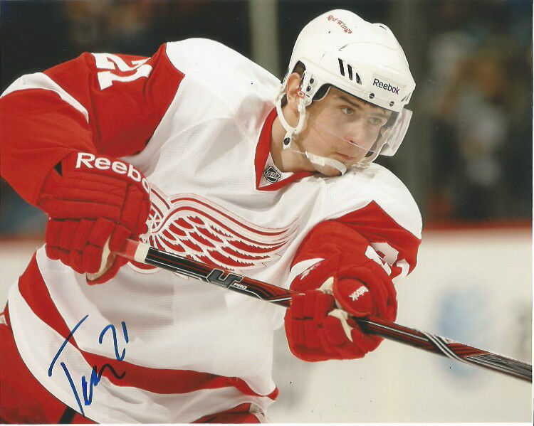 Detroit Red Wings Tomas Tatar Signed Autographed 8x10 Photo Poster painting COA C