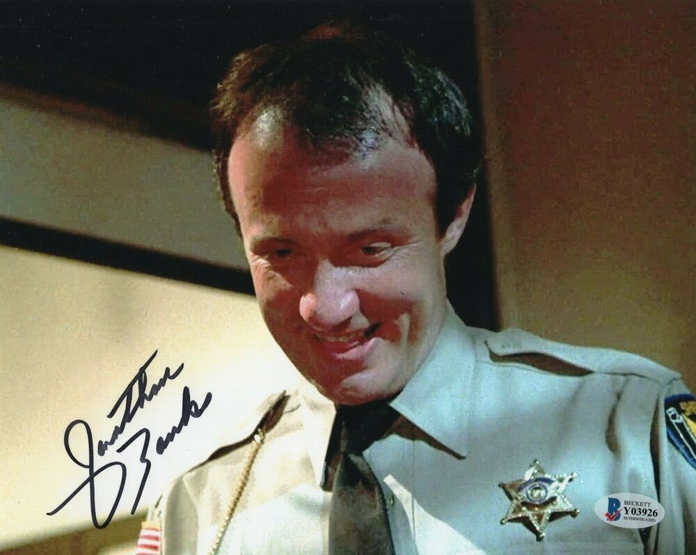 Jonathan Banks Signed Gremlins Movie Deputy 8x10 Photo Poster painting w/Beckett Y03926