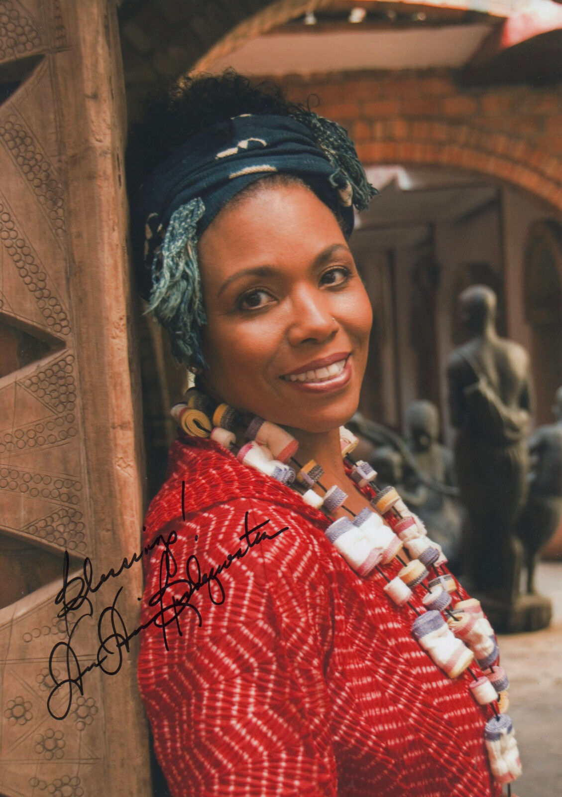 Dee Dee Bridgewater signed 8x12 inch Photo Poster painting autograph