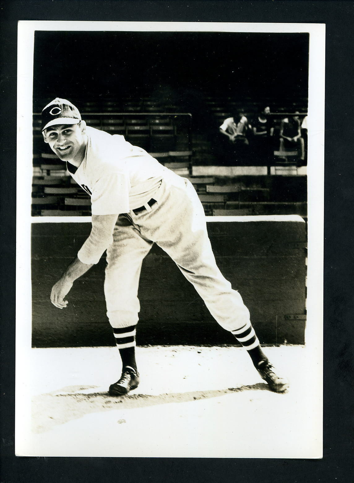 Al Milnar circa 1940's Press Original Photo Poster painting Cleveland Indians pitching pose