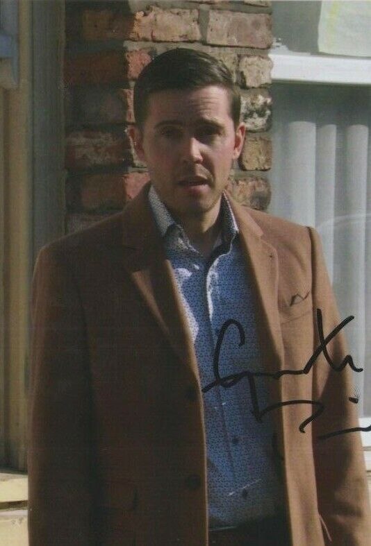 Gareth Pierce **HAND SIGNED** 6x4 Photo Poster painting ~ Coronation Street ~ AUTOGRAPHED