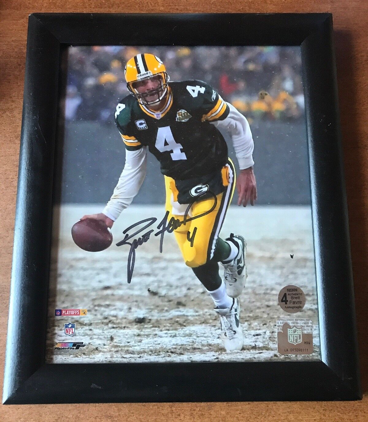 Packers Brett Favre Authentic Signed 8X10 Snow Flip Photo Poster painting w/ Favre Holo & COA