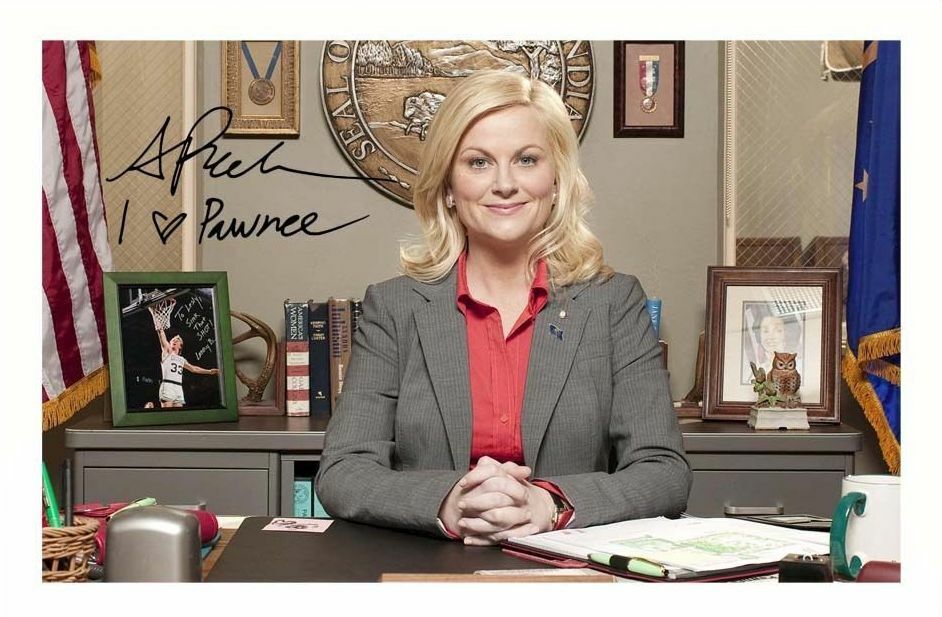 AMY POEHLER - PARKS AND RECREATION AUTOGRAPH SIGNED Photo Poster painting POSTER PRINT