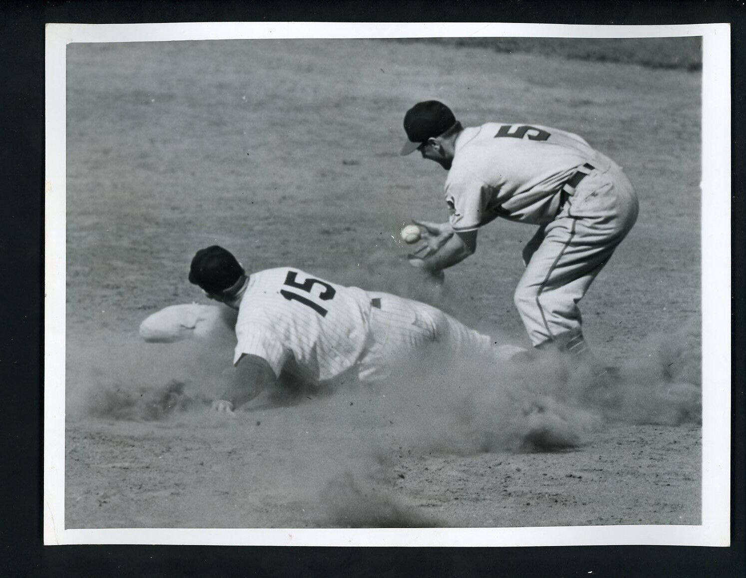 Tommy Henrich & Lou Boudreau 1947 Type 1 Press Photo Poster painting Yankees Cleveland Indians