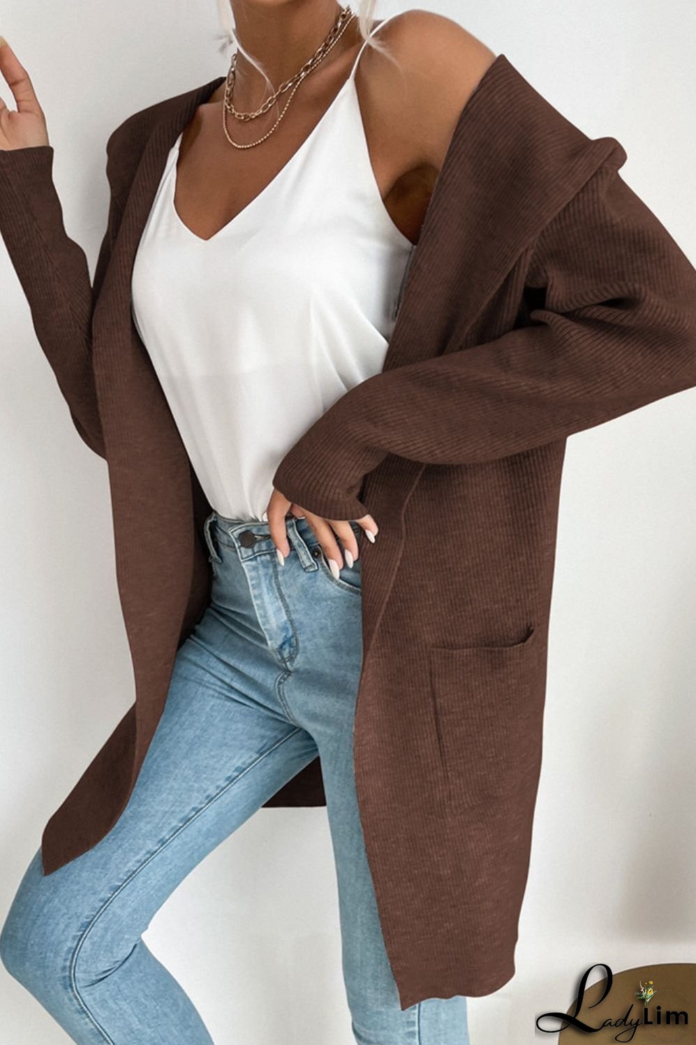 Effortless and Trendy Cardigan