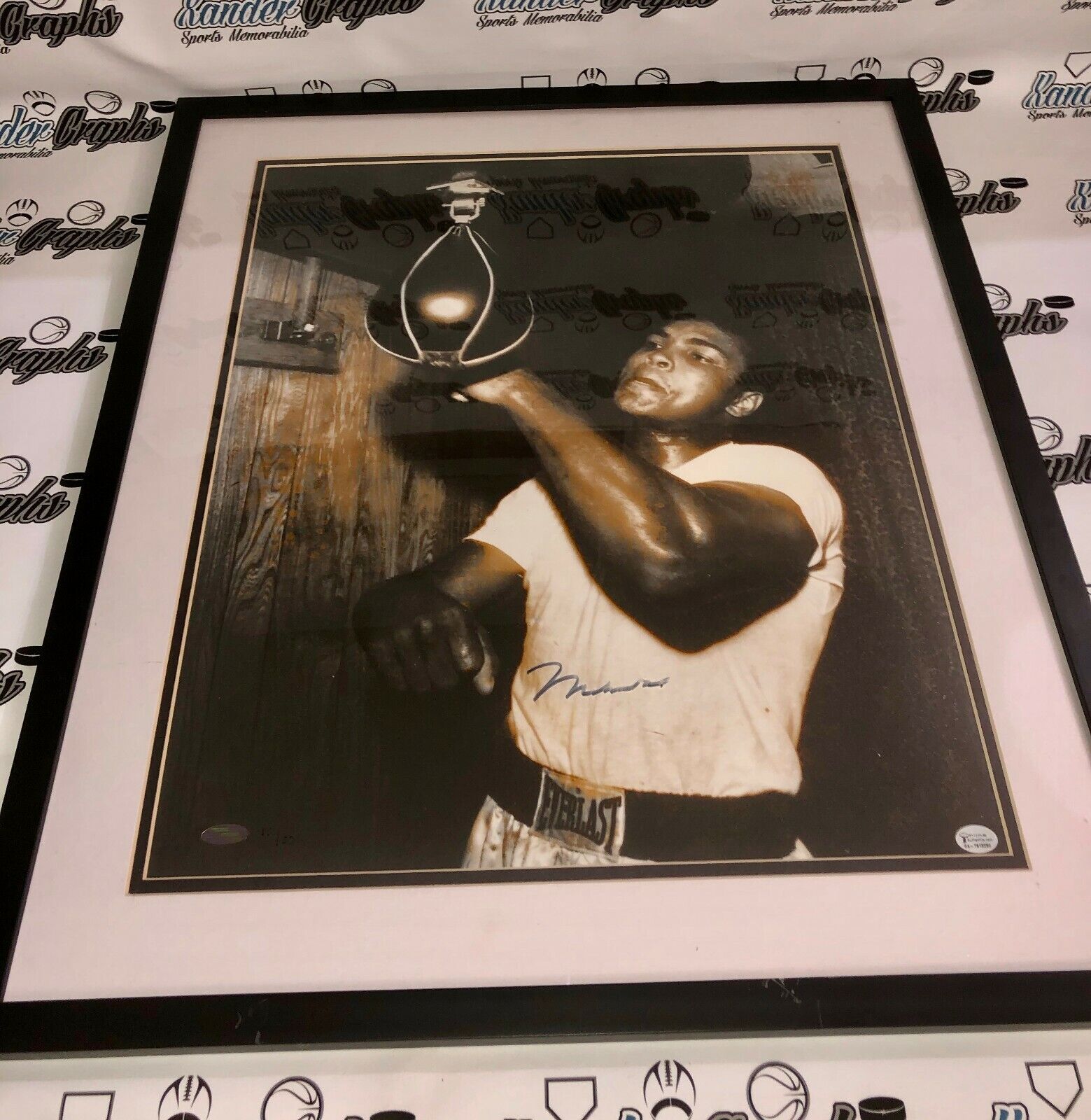 MUHAMMAD ALI FRAMED MATTED SIGNED AUTOGRAPHED 16X20 Photo Poster paintingGRAPH STEINER OA COA