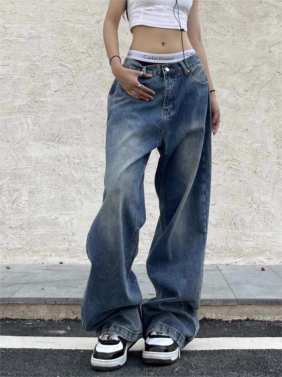 Brownm blue boyfriend jeans with washed effect