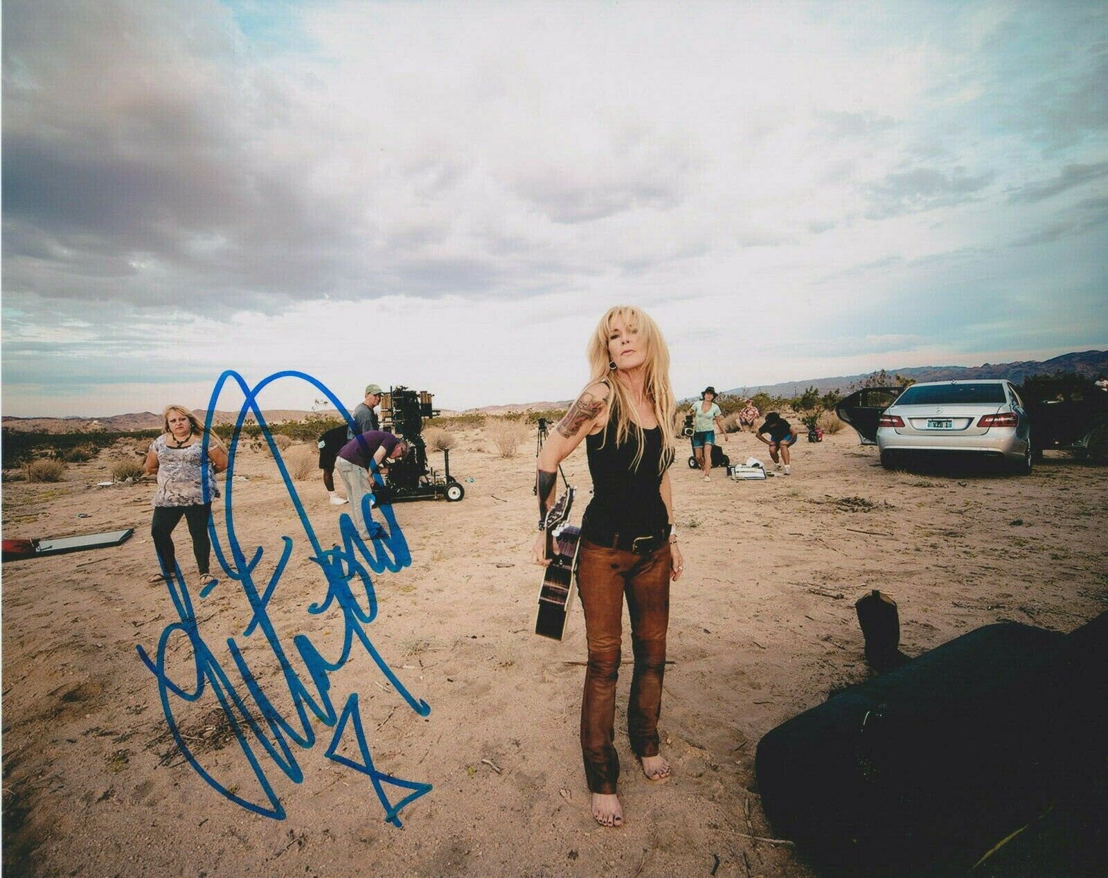 Lita Ford Autographed Signed 8x10 ( The Runaways ) Photo Poster painting REPRINT