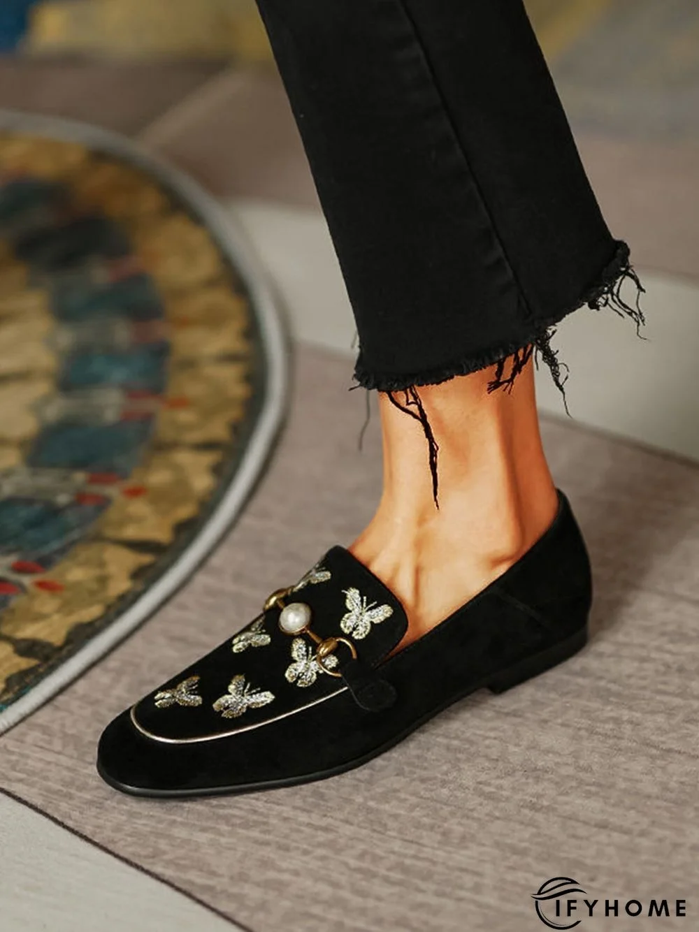 Embroidered Butterflies Pearls Gorgeous Black Velvet Loafers | IFYHOME