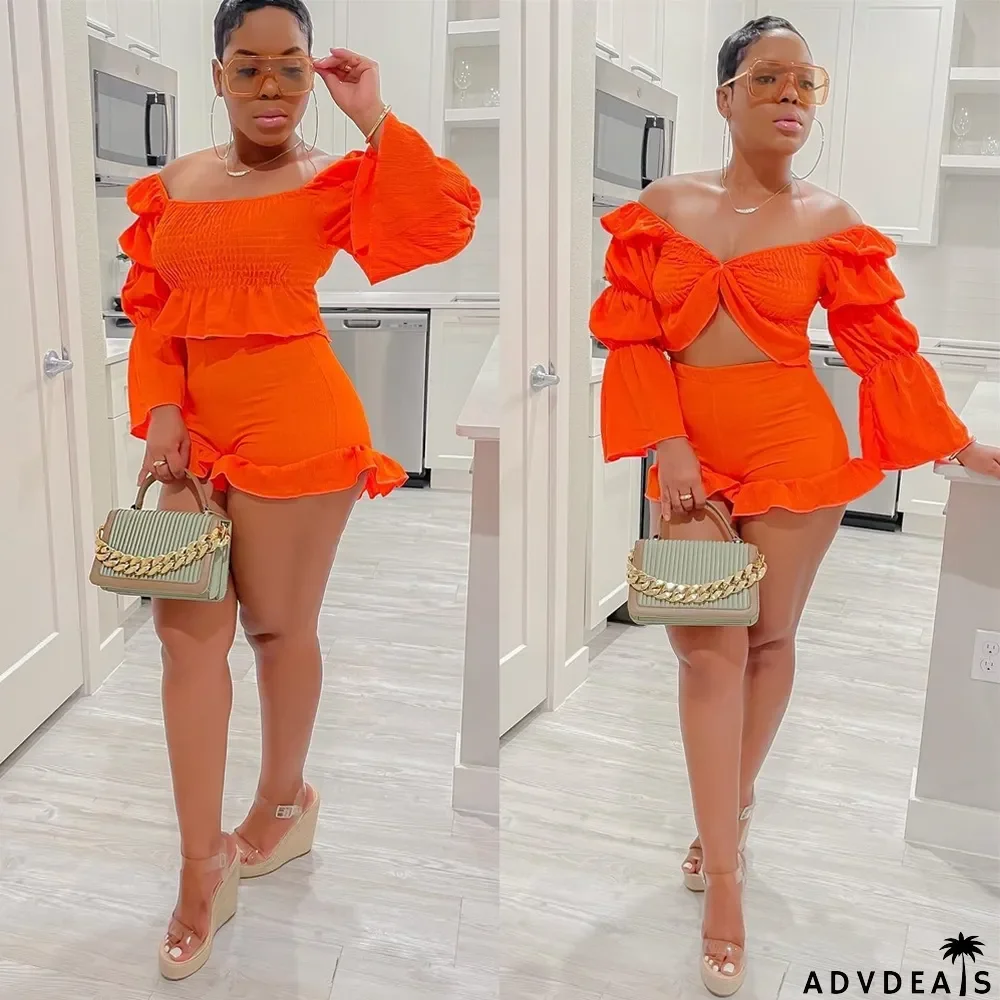 Sexy women's blouse with piled sleeves and pleated suit