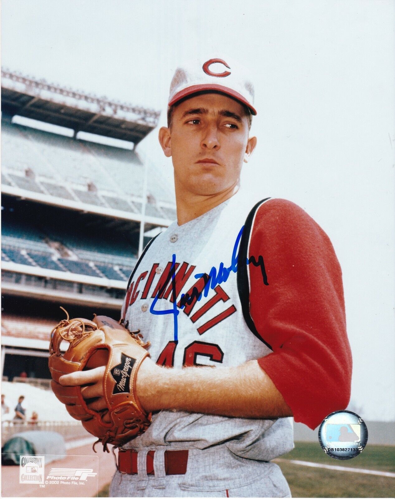 JIM MALONEY CINCINNATI REDS ACTION SIGNED 8x10